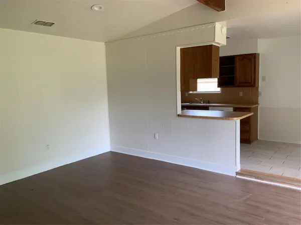 147 Hillcrest Street, Jacksboro, TX 76458