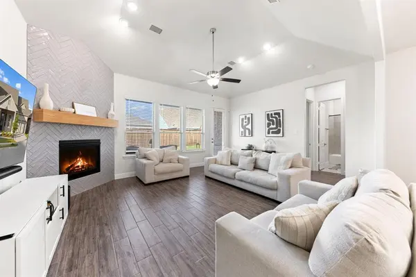 8808 Royal Star Road, Rowlett, TX 75089