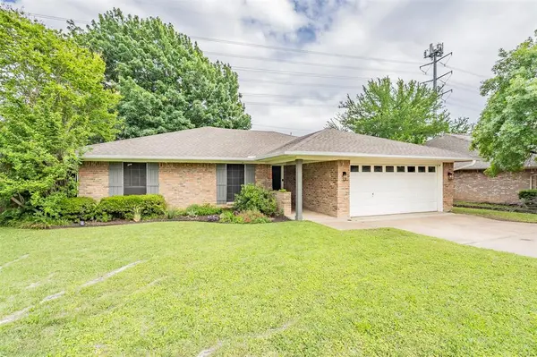 2507 Smouldering Wood Drive, Arlington, TX 76016