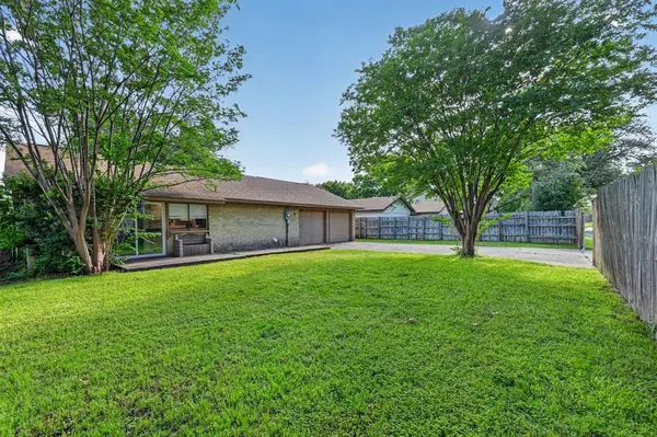 1813 Baylor Drive, Richardson, TX 75081