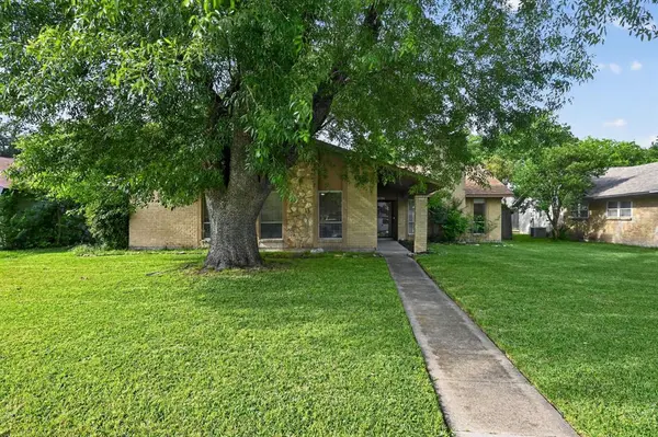 1813 Baylor Drive, Richardson, TX 75081