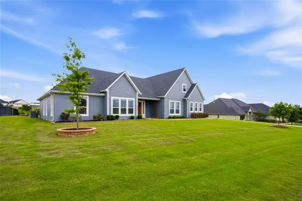 12701 Bella Strada Drive, Fort Worth, TX 76126