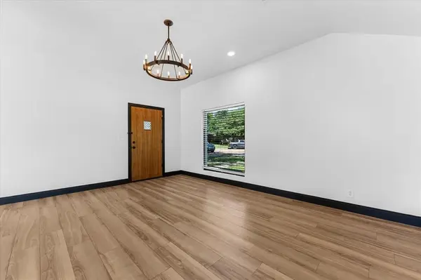 11238 Webb Chapel Court, Dallas, TX 75229