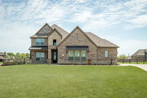 112 Walnut Drive, Van Alstyne, TX 75495