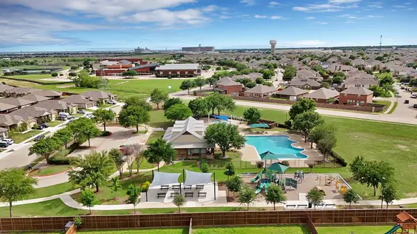 8116 Misty Water Drive, Fort Worth, TX 76131