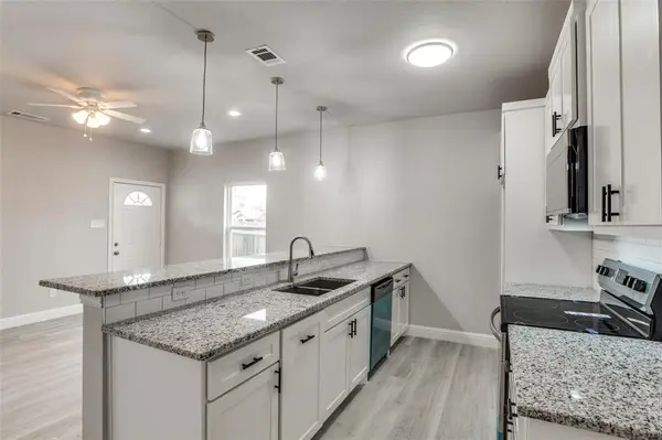 1609 Daniel Street, Fort Worth, TX 76104