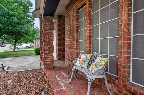 1240 Sweetwater Drive, Burleson, TX 76028