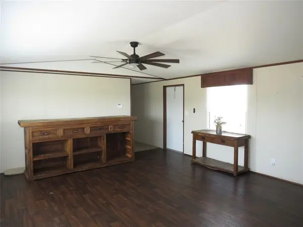 2191 Crockett Street, Sanger, TX 76266