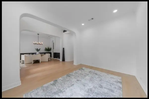 8605 Lindenwood Lane, Irving, TX 75063