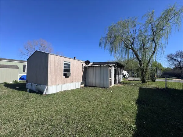 115 Valerie Lane, Knollwood, TX 75092