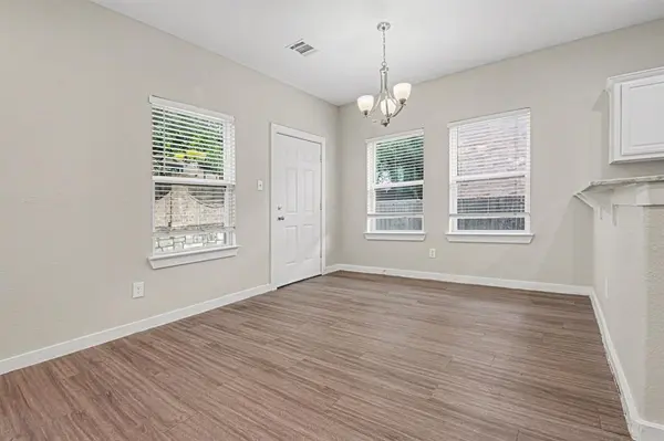 3538 Apple Valley Way, Dallas, TX 75227