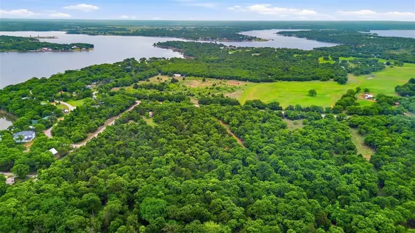 936 Carter Lake Drive, Bowie, TX 76230