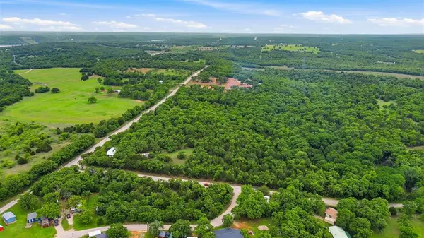 936 Carter Lake Drive, Bowie, TX 76230