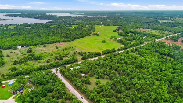 936 Carter Lake Drive, Bowie, TX 76230