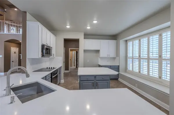 452 Richmond Street, Irving, TX 75063