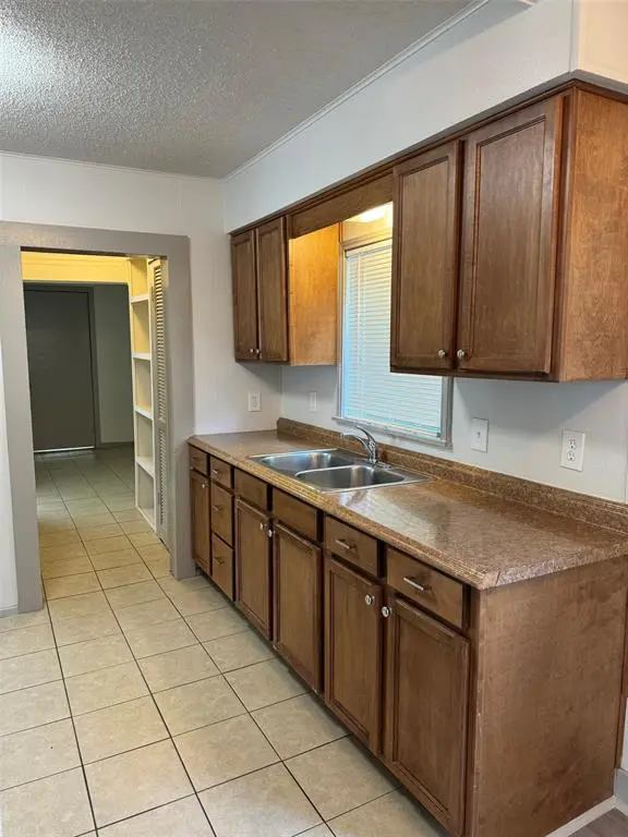 311 Bryan Street, Weatherford, TX 76086