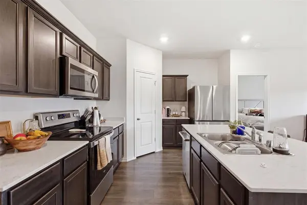 1200 Canterbury Lane, Ennis, TX 75119