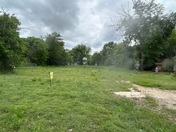 405 E Grand Street, Whitewright, TX 75491