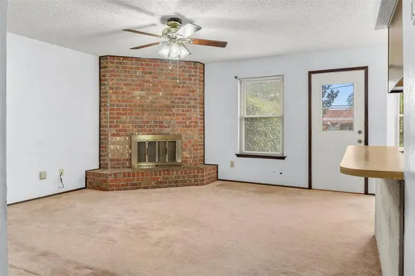 6417 Kary Lynn Drive N, Watauga, TX 76148