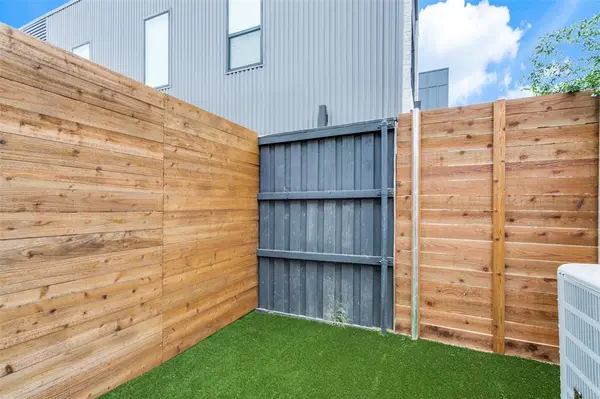 4715 Live Oak Street #106, Dallas, TX 75204