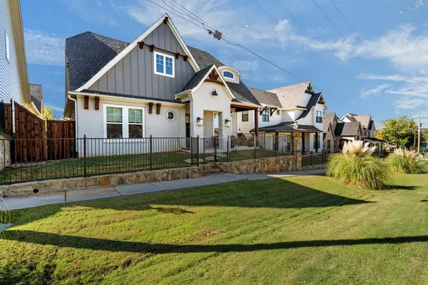 208 Denton Street E, Argyle, TX 76226