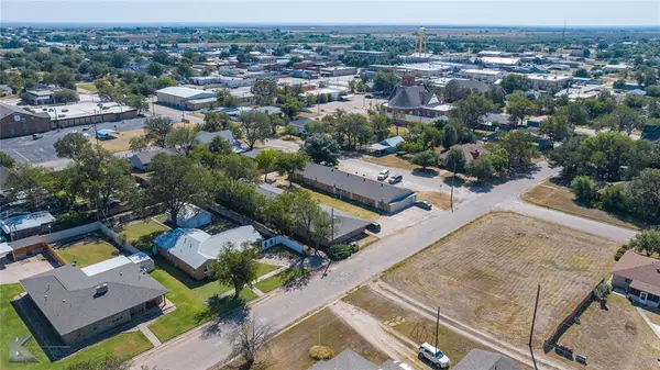 604 N 3rd Street, Haskell, TX 79521