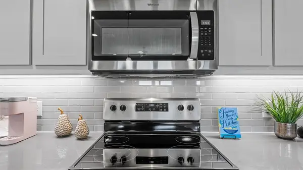 1334 CANTERBURY Trail, Desoto, TX 75115