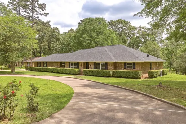 9465 Peninsula Drive, Tyler, TX 75707