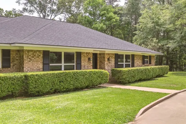 9465 Peninsula Drive, Tyler, TX 75707