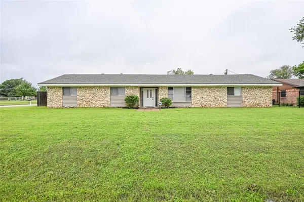 108 S Beverly Street, Crowley, TX 76036