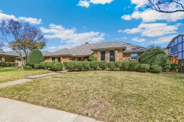 10019 Hickory Crossing, Dallas, TX 75243