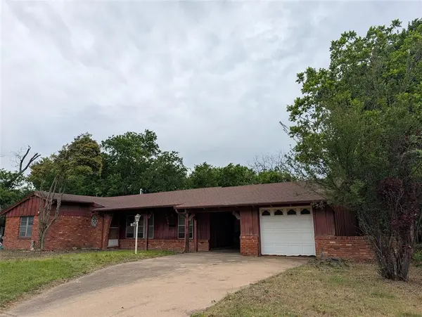 5008 Rector Avenue, Fort Worth, TX 76133