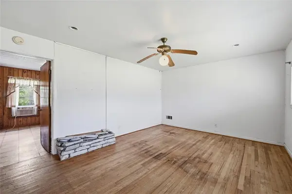 222 S Fairpark Street, Riesel, TX 76682