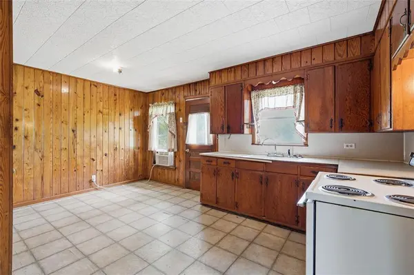 222 S Fairpark Street, Riesel, TX 76682