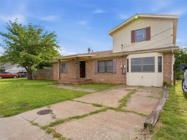 511 N Clay Street, Henrietta, TX 76365