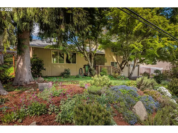 2090 HAWKINS LN, Eugene, OR 97405