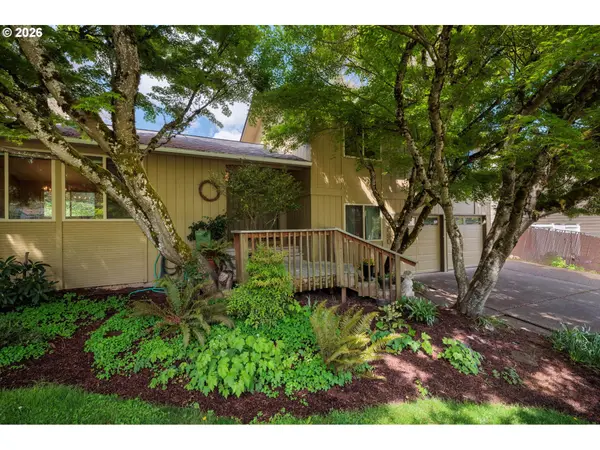 2090 HAWKINS LN, Eugene, OR 97405