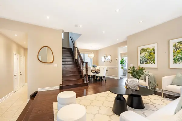 9 OLD FIELD CRES, East Gwillimbury, ON L9N 0A5