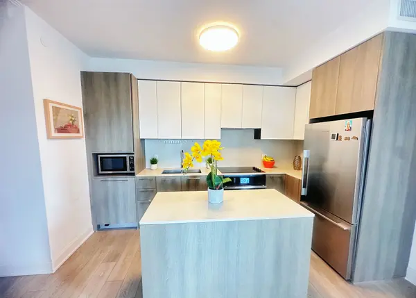 38 Water Walk DR #701, Markham, ON L3R 6M8