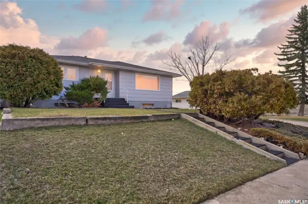 1320 Grafton AVENUE, Moose Jaw, SK S6H 3S8