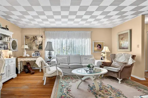 1320 Grafton AVENUE, Moose Jaw, SK S6H 3S8