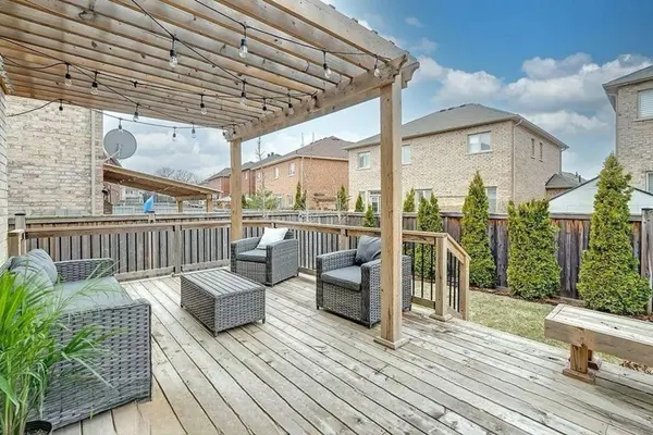 107 Attridge CRES, Hamilton, ON L0R 2H7