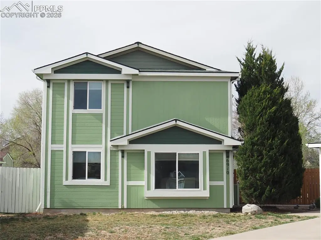 6910 Casper CT, Colorado Springs, CO 80922