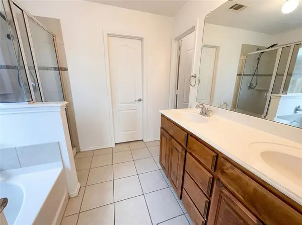 509 Stone Crossing Lane, Fort Worth, TX 76140