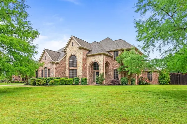 703 Mockingbird Drive, Murphy, TX 75094