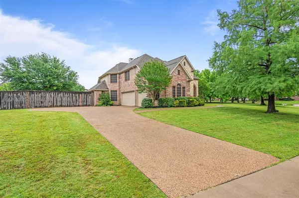 703 Mockingbird Drive, Murphy, TX 75094