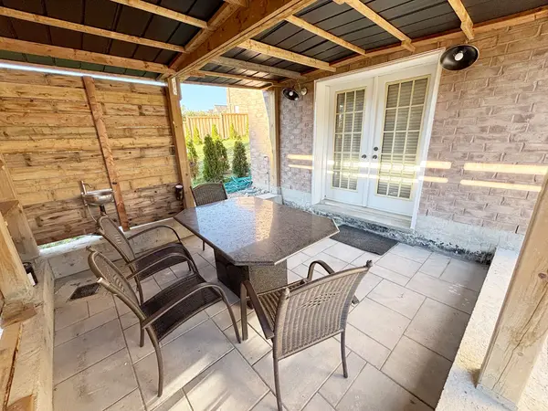 Bsmt 42 Brown CT, Newmarket, ON L3Y 0C7