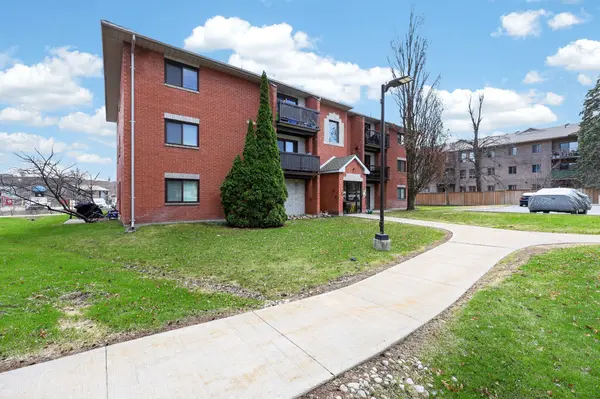 183 Edgehill DR #C4, Barrie, ON L4N 1L9