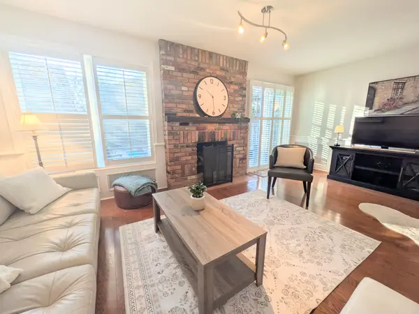 2096 Blacksmith LN, Oakville, ON L6M 3A3