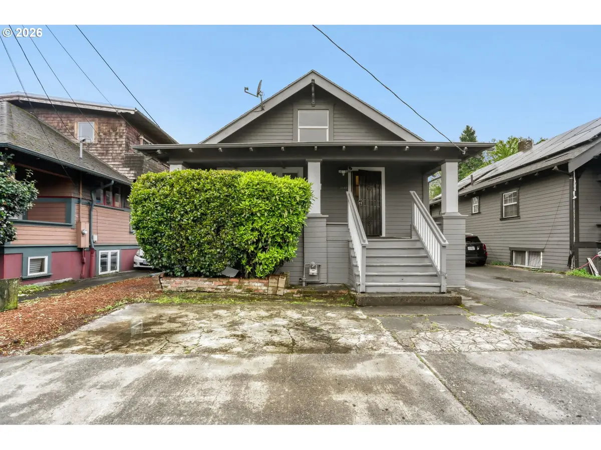 2145 SE CESAR E CHAVEZ BLVD, Portland, OR 97214